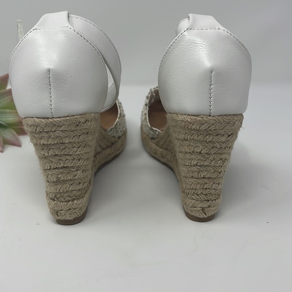 Journee Collection Sierra Espadrille Sandal - Picture 6 of 10